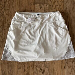 Women's White Golf Skirt - Birdie and Bows - NWT - Size Medium - Athletic Skort